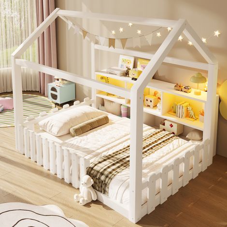 Lit cabane 90x190 cm en bois massif - Lit enfant avec barrière - LED - Avec étagères - Sommiers à lattes - Rangements ouverts - Structure en pin - Design épuré - blanc - Sans Matelas