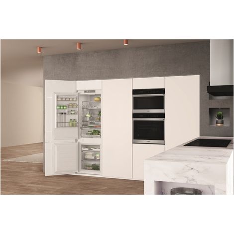 Whirlpool WHC18T574P Frigorifero con congelatore da incasso cm. 177 250 litri Classe C Total no frost (1/5)