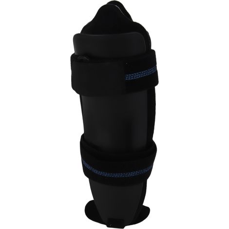 Attelle de cheville en plastique pour la fixation, la stabilisation et la récupération après une entorse ou une fracture. Support de cheville. (1/5)