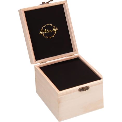 Scatola regalo in legno con rivestimento interno in decoupage nero. (1/5)