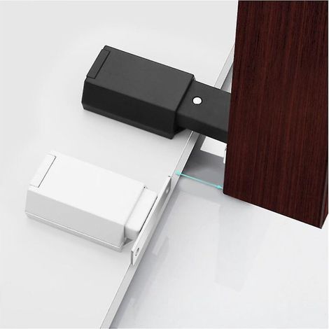 Robuste Hardware mit einfachem Drucköffnungsmechanismus, Set mit 4 Magnetschlössern für Schranktüren in Wohnmobilen, aus weißem Metall. (1/5)