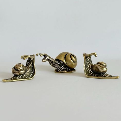 Ensemble de 3 figurines d'escargots en laiton – Mini figurines d'escargots rétro en cuivre, idéales pour la décoration du salon, du bureau, du bassin, du jardin et de la pelouse, ou pour l'aménagement (1/5)