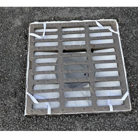 Filtre pour bouche d'égout et regard (hydrocarbure) (1/3)