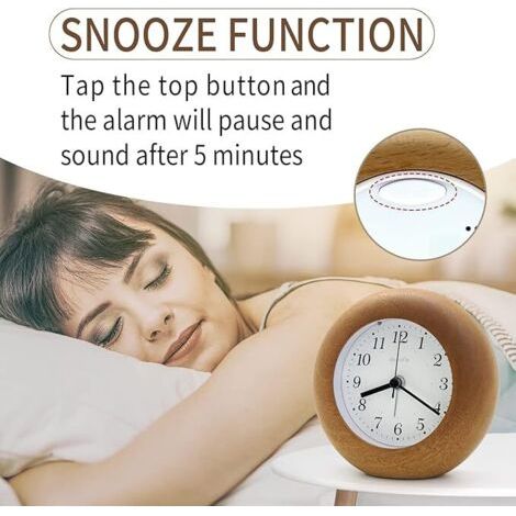 Sveglia Analogica Silenziosa, Sveglia in Legno con Funzione Snooze, Operata a Batteria, con Luce Notturna per Camere da Letto Infantili, Comodini e Scrivanie (1/4)