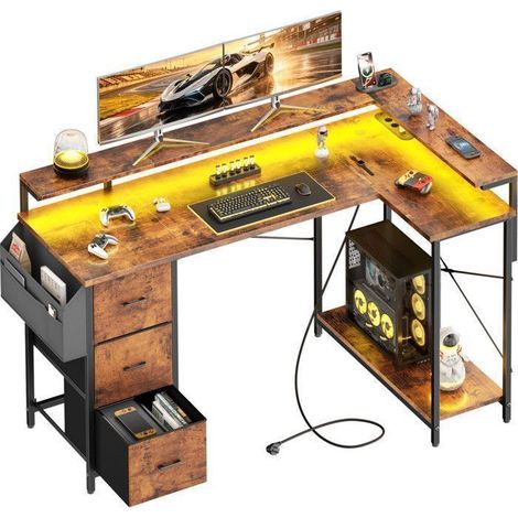 ECOFURNIX Scrivania Gaming LED in L, 138 cm Scrivania per Computer con 3 Cassetti in Tessuto, Prese di Corrente, Supporto per Monitor, Marrone