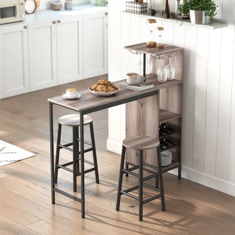 Conjunto de mesa de bar de 3 piezas con almacenamiento, botelleros, soportes para copas y taburetes con reposapiés, ideal para espacios pequeños, color gris.