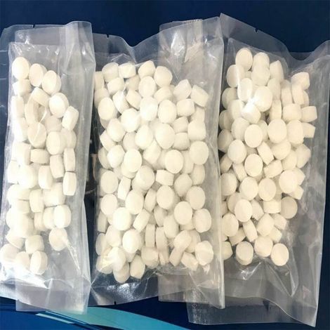 50 Stück Chlortabletten für Schwimmbecken und Whirlpools – für effektive Poolreinigung (1/5)
