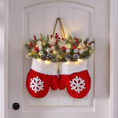 Couronne de Noël printanière, avec 20 LED, branches de pin artificielles, baies rouges, pommes de pin, couronnes décoratives pour les fêtes (1/5)