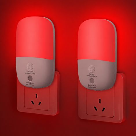 Veilleuse LED murale 670nm lumière rouge à fiche pliable UK et capteur crépusculaire réf 3729 47 g – Livraison gratuite