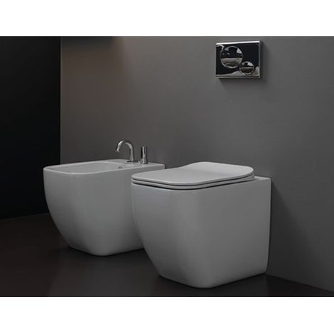 Sanitari Brio filomuro senza brida con sedile softclose di (1/3)