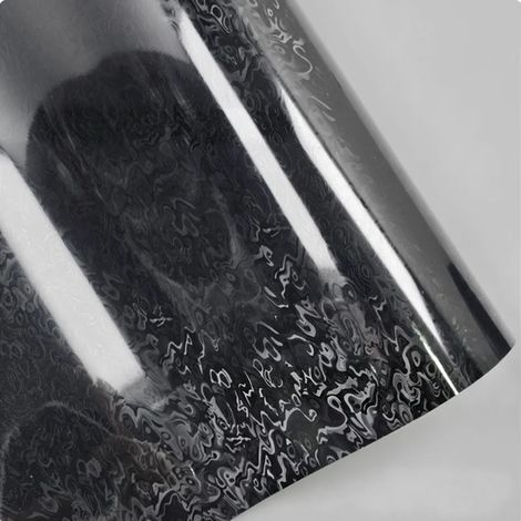 Film vinyle adhésif brillant PET (10 cm x 150 cm) en carbone, imperméable et facile à appliquer. Convient pour la personnalisation de voitures et de motos. (1/4)