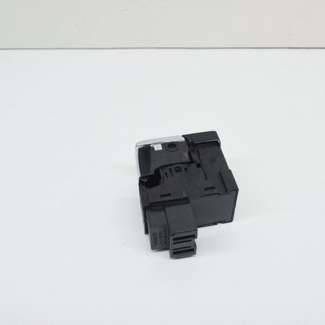8U0927225G is compatible with 2014-2018 Audi Q3 RSQ3 electronic parking switch/electronic handbrake.