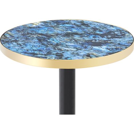 Mesa auxiliar redonda efecto mármol azul con borde dorado y estructura metálica negra (1/5)