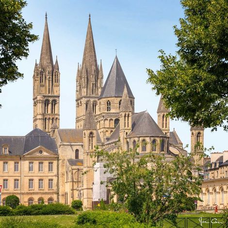 Tableau sur toile jardin Abbaye aux hommes de Caen 45x45 cm - Impression sur Toile Murale Décorative - Image imprimée en HD sur Toile - Toile sur Châssis en Bois FSC - Fabriqué en France (1/5)
