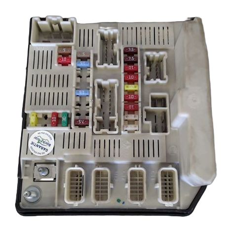 [PRODUIT D'OCCASION] Boite A Fusibles RENAULT Megane ♻️ Ref Oe. 8200455424 - Garantie à vie (1/4)