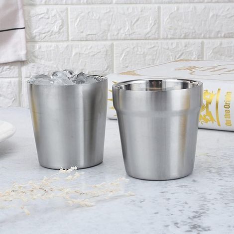 Set di 4 bicchieri termici a doppia parete in acciaio inox da 300 ml, perfetti per barbecue, casa, ufficio, feste e auto. (1/5)