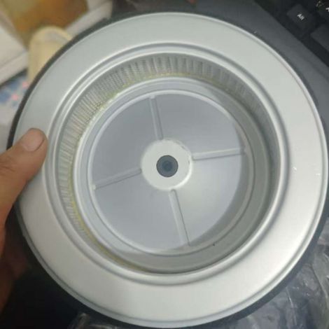 Air filter compatible with Honda GX660, GX690, GX630RH, EM10000, ET12000 filters. (1/4)
