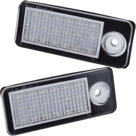 KIT 2 INDICATORI DI DIREZIONE LATERALI A LED COMPATIBILE CON MERCEDES W124 / S124 / W201 / W202 / S202 / / VETRO GIALLO
/ LED 6000K EFFETTO XENON / CAN-BUS, PLUG AND PLAY (1/5)