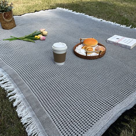 Tapis de pique-nique imperméable, couverture bohème tricotée, natte de camping pour pelouse, plaid extérieur américain, protection contre l'humidité, usage polyvalent (1/5)