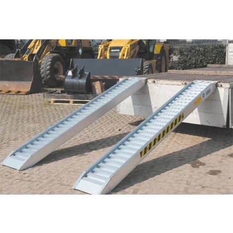 Rampes de chargement en aluminium sans bords 2490 Kg L 4,5 mètres (1/3)