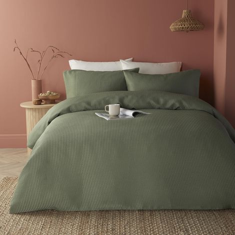 Housse de Couette Vert Gaufré Super King 260x220cm - Parure de lit texturée Douce au Toucher - Motif quadrillage Puckered - 2 taies d'oreiller - Kaki (1/3)