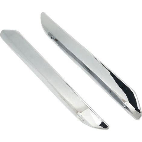 Un jeu de deux protections de pare-chocs avant résistantes aux rayures, une de chaque côté, argent chromé, adaptées aux modèles Citroën C5 X7 de 2007 à 2015. (1/5)