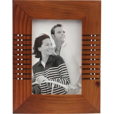 Stehender, geriffelter Bilderrahmen aus Holz in Braun, 14 x 17,7 cm (1/4)