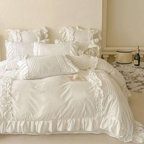 Parure de lit 200 x 220 cm - Blanc avec volants - Romantique - En microfibre - 1 housse de couette 200 x 220 cm et 2 taies d'oreiller 80 x 80 cm avec fermeture éclair (1/5)
