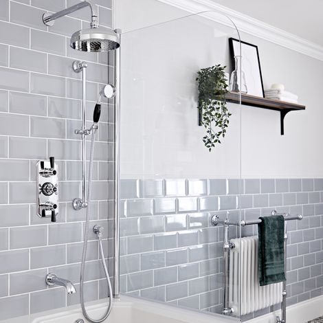 Hudson Reed Elizabeth - Kit de douche rétro - Mitigeur thermostatique à triple fonctions avec inverseur&44 Pommeau de douche pluie rond de 20 cm&44 Kit douchette sur rampe et Bec Verseur Baignoire Mur (1/5)