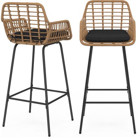 Idmarket – Lot de 2 tabourets de bar avec accoudoirs – Assise effet rotin beige – Pied en métal noir – Hauteur 107 cm – Confort optimal