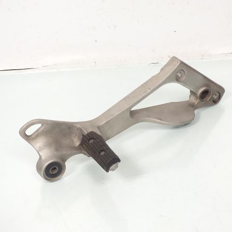 [PRODUIT D'OCCASION] Platine de repose pied passager droit origine pour Moto Yamaha (1/2)