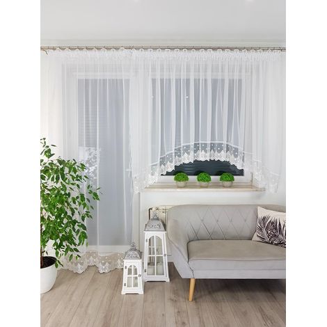Un set di tende, tende per finestra del balcone con ricami bianchi (1/5)