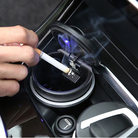 [Yue Xinghui] (Nicht urheberrechtlich geschützt) Autoaschenbecher mit LED-Beleuchtung, Modifizierter Autoaschenbecher (1/5)