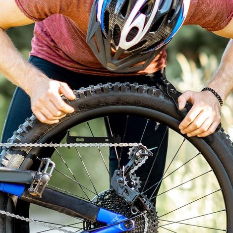 Set di attrezzi 5 in 1 per catena di bicicletta - Smagliacatena - Pinza punzonatrice - Attrezzo per catena di bicicletta - attrezzi per riparazione bicicletta - pinza per catena di bicicletta - ripara (1/4)