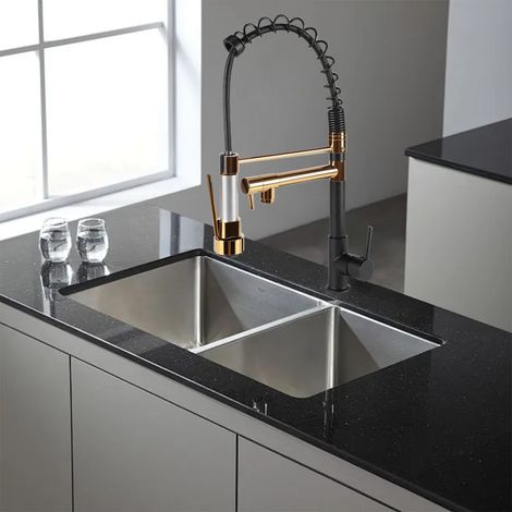 Wasserhahn Küche mit Spiralfeder , 360° Schwenkbar Spültischarmatur, Küchenarmatur mit 2-strahliger Ausziehbrause - Schwarz Gold