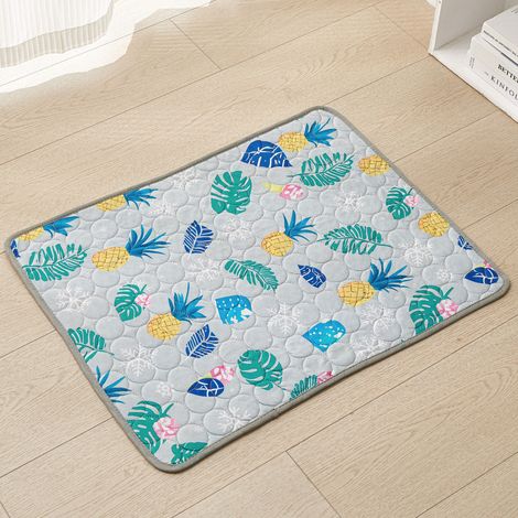 Tapis Rafraîchissant pour Chiens et Chats en Soie Glacée – Grand Coussin d'Été Antidérapant avec Effet Froid, Accessoire de Refroidissement Confortable pour Animaux, Motif Jungle Tropicale Gris