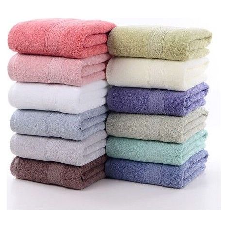 Ensemble d'accessoires de salle de bain rouges : serviette de bain, drap de bain, serviette carrée, ensemble de trois (1/5)
