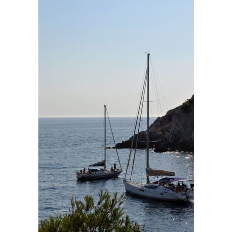 Tableau sur toile bateau couché de soleil calanques 30x45 cm - Impression sur Toile Murale Décorative - Image imprimée en HD sur Toile - Toile sur Châssis en Bois FSC - Fabriqué en France (1/5)