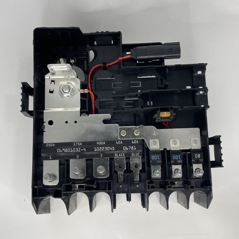84646134 Universal GM battery fuse box assembly 84493556 Universal fuse box 84694241 (1/2)