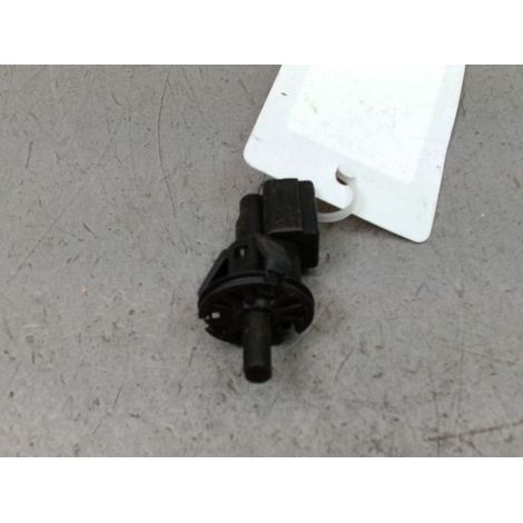 [PRODUIT D'OCCASION] Contacteur Porte Avant Gauche DACIA Duster 2010- ♻️ Ref Oe. 7700427640 - Garantie à vie