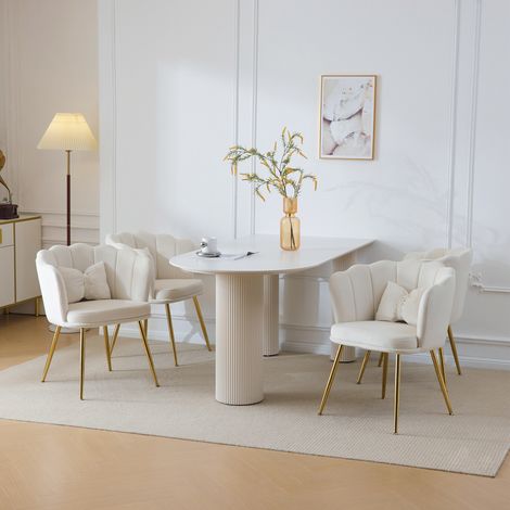 Samt-Sessel in Beige mit Blütenblatt-Rücken, goldfarbenen Metallbeinen und 150 kg Tragkraft,63 x 58 x 77 cm (1/5)
