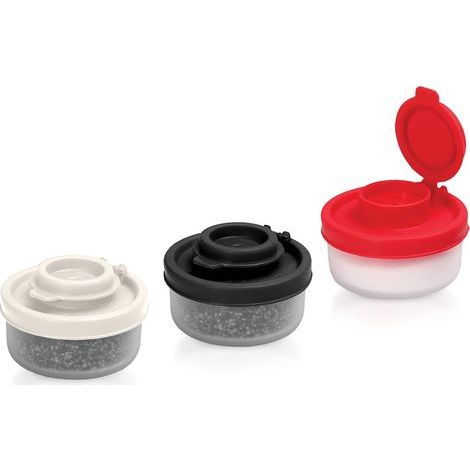 Salt and pepper shakers (1/4)