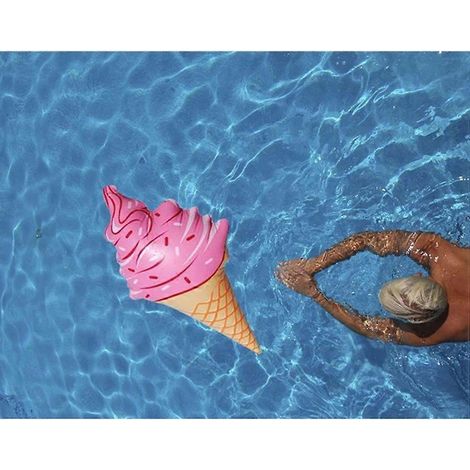 Cornets de glace gonflables compatibles avec les jouets en PVC rose amusants pour fêtes de plage (1/4)
