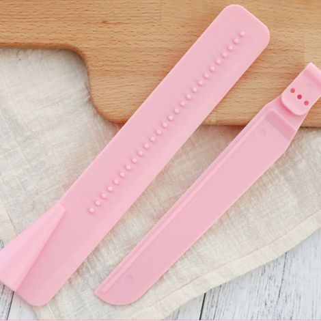 Lisseur à gâteau, hauteur réglable, racleur à fondant pour crème au beurre, glaçage à angle droit, lissage des bords, outil de pâtisserie DIY, rose. (1/5)
