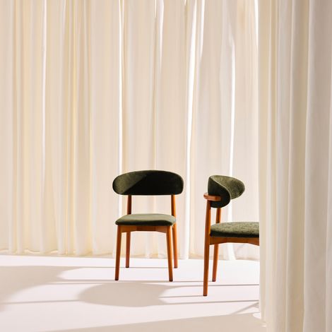 sweeek - Lot de 2 chaises bois d'hévéa noyer et tissu chenille kaki - Paola