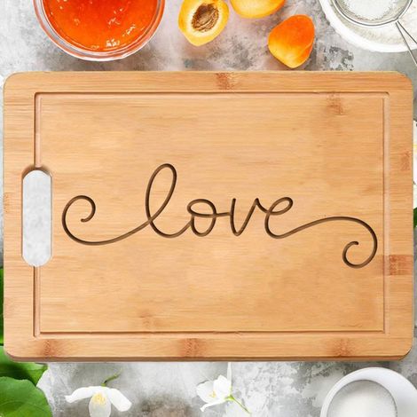 Planche en bambou "LOVE" romantique – Cadeau personnalisé pour deux (1/5)