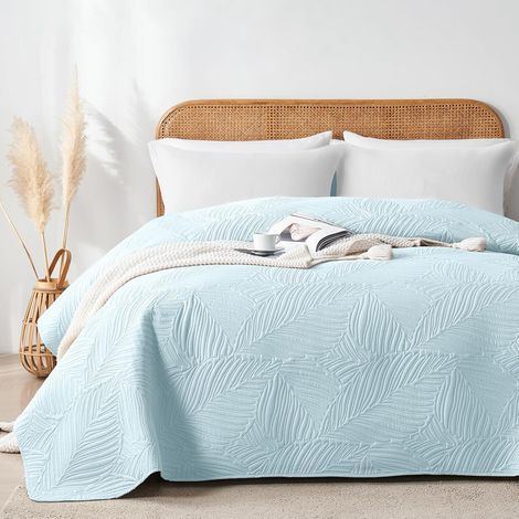 Couvre-lit 200x220 cm Bleu Ciel,Boutis Matelassé en Polyester Doux,Motif Feuilles Décoratif,Confort Léger et Doux,pour Lit Double et Canapé,Convient à Toutes Les Saisons (1/5)