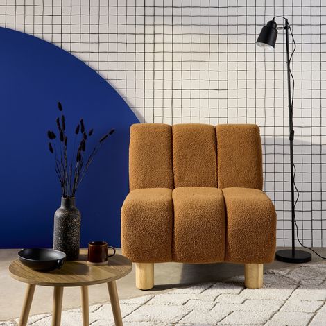Fauteuil relax pieds arrondis en bois et tissu bouclette camel