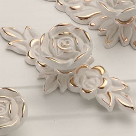 Poignée de meuble laquée blanc ivoire, style européen, petite poignée moderne, poignée à un trou, modèle Feuille 6832 blanc ivoire avec bordure dorée - petit ensemble (1/5)