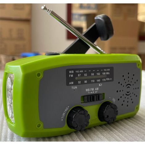 Radio d'urgence à cellules solaires, AM/FM, à manivelle, 2000 mAh avec lampe torche LED pour une utilisation en extérieur, verte. (1/5)